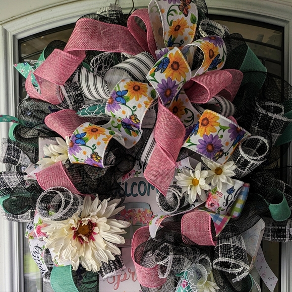 "Welcome Spring" wreath - Picture 12 of 14